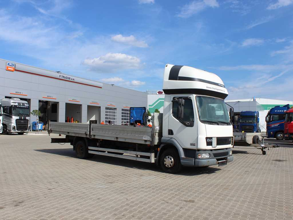 DAF LF 45.180, SLEEPING BODY, EURO 3, TIRES 80% - Sal/ Açık kasa kamyon: fotoğraf 3 DAF LF 45.180, SLEEPING BODY, EURO 3, TIRES 80% - Sal/ Açık kasa kamyon: fotoğraf 3