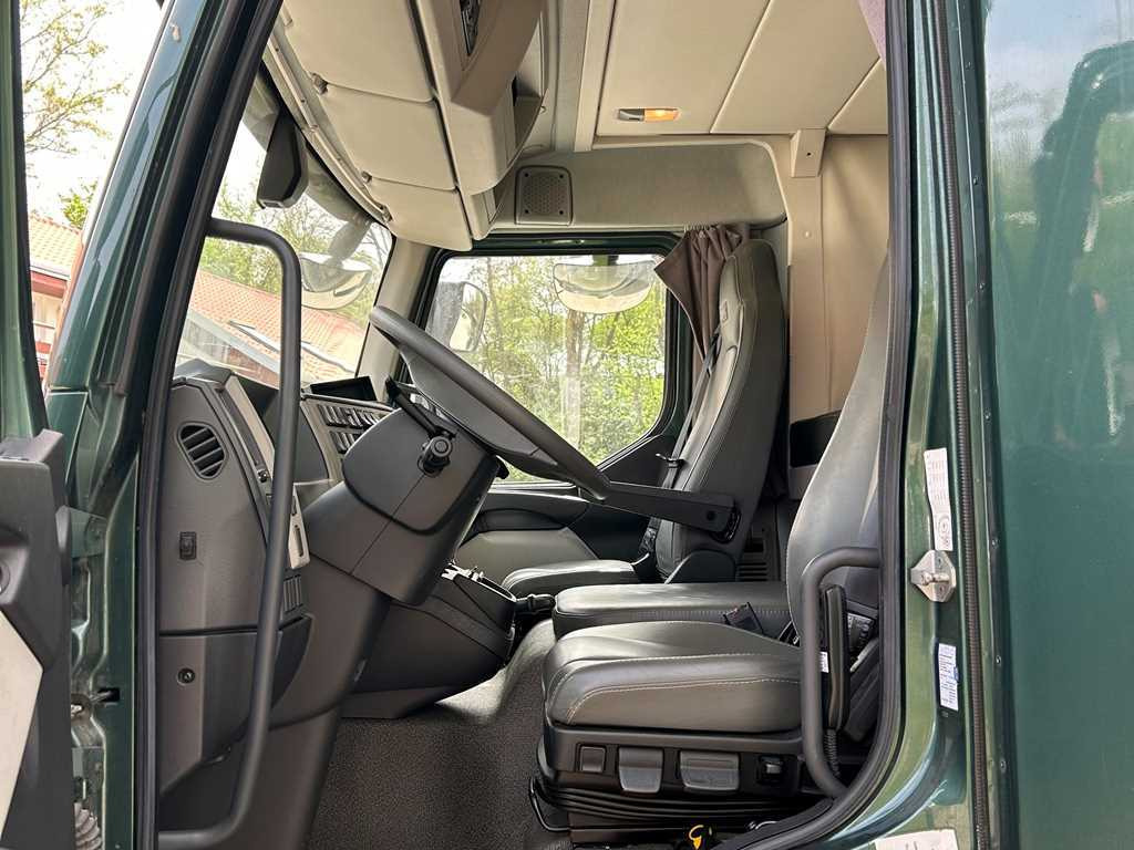Volvo STX FL, FOR 6 PEOPLE, FOR TRANSPORTING FIVE HORSES, CAMERA, 2X HYDRAULIC FRONT - At taşıma aracı: fotoğraf 3 Volvo STX FL, FOR 6 PEOPLE, FOR TRANSPORTING FIVE HORSES, CAMERA, 2X HYDRAULIC FRONT - At taşıma aracı: fotoğraf 3