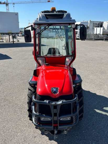 Antonio Carraro SRX 5800 TORA REDCAB, YANMAR; RADIO; KLIMA; RevGuide - Traktör: fotoğraf 2 Antonio Carraro SRX 5800 TORA REDCAB, YANMAR; RADIO; KLIMA; RevGuide - Traktör: fotoğraf 2