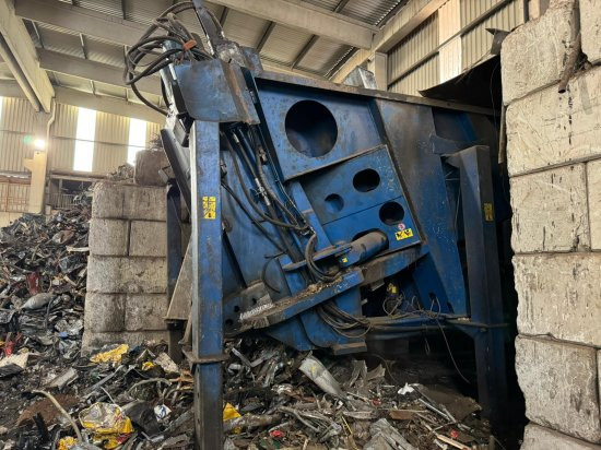 Schrottschere Bonfiglioli Squalo 1500 - Endüstriyel makine: fotoğraf 2 Schrottschere Bonfiglioli Squalo 1500 - Endüstriyel makine: fotoğraf 2