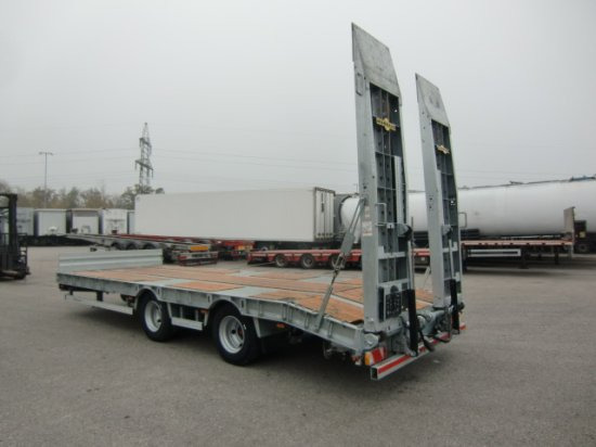 HUMBAUR HBTZ 217224 BS schräg Tandem-Tieflader Verzinkt, SAF-Achsen, - Alçak çerçeveli platform römork: fotoğraf 4 HUMBAUR HBTZ 217224 BS schräg Tandem-Tieflader Verzinkt, SAF-Achsen, - Alçak çerçeveli platform römork: fotoğraf 4