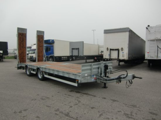 HUMBAUR HBTZ 217224 BS schräg Tandem-Tieflader Verzinkt, SAF-Achsen, - Alçak çerçeveli platform römork: fotoğraf 3 HUMBAUR HBTZ 217224 BS schräg Tandem-Tieflader Verzinkt, SAF-Achsen, - Alçak çerçeveli platform römork: fotoğraf 3
