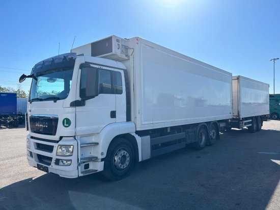 MAN 26.440 6x2-2LL Tiefkühlkoffer ohne Anhänger - Refrijeratör kamyon: fotoğraf 1 MAN 26.440 6x2-2LL Tiefkühlkoffer ohne Anhänger - Refrijeratör kamyon: fotoğraf 1