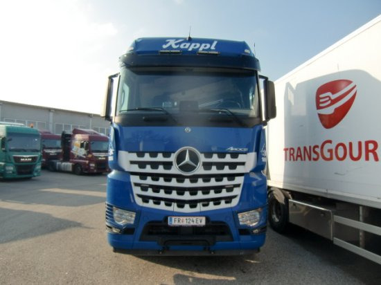 Mercedes-Benz Arocs 3353 6x4 Holztransp., Palfinger Kran Epsilon - Tomruk kamyonu, Vinçli kamyon: fotoğraf 2 Mercedes-Benz Arocs 3353 6x4 Holztransp., Palfinger Kran Epsilon - Tomruk kamyonu, Vinçli kamyon: fotoğraf 2
