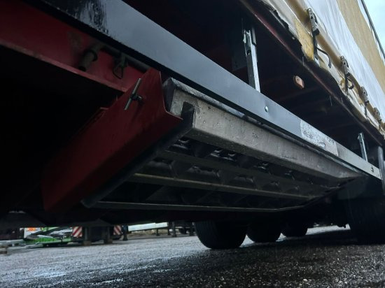 Tenteli dorse Schwarzmüller ,Fahrzeugtransporter, Mulde + Hubdach,   Edscha-Verdeck, Auffahrtsrampen: fotoğraf 9
