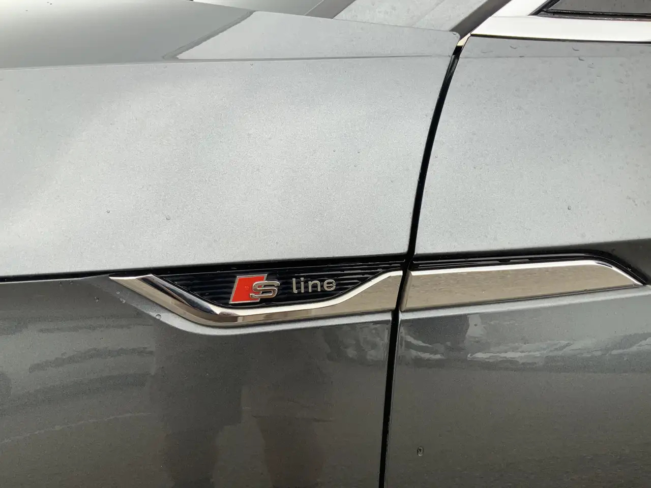 Audi A5 Sportback 2.0 TFSI g-tron Sport 2 x S-line edition - Hatchback: fotoğraf 4 Audi A5 Sportback 2.0 TFSI g-tron Sport 2 x S-line edition - Hatchback: fotoğraf 4