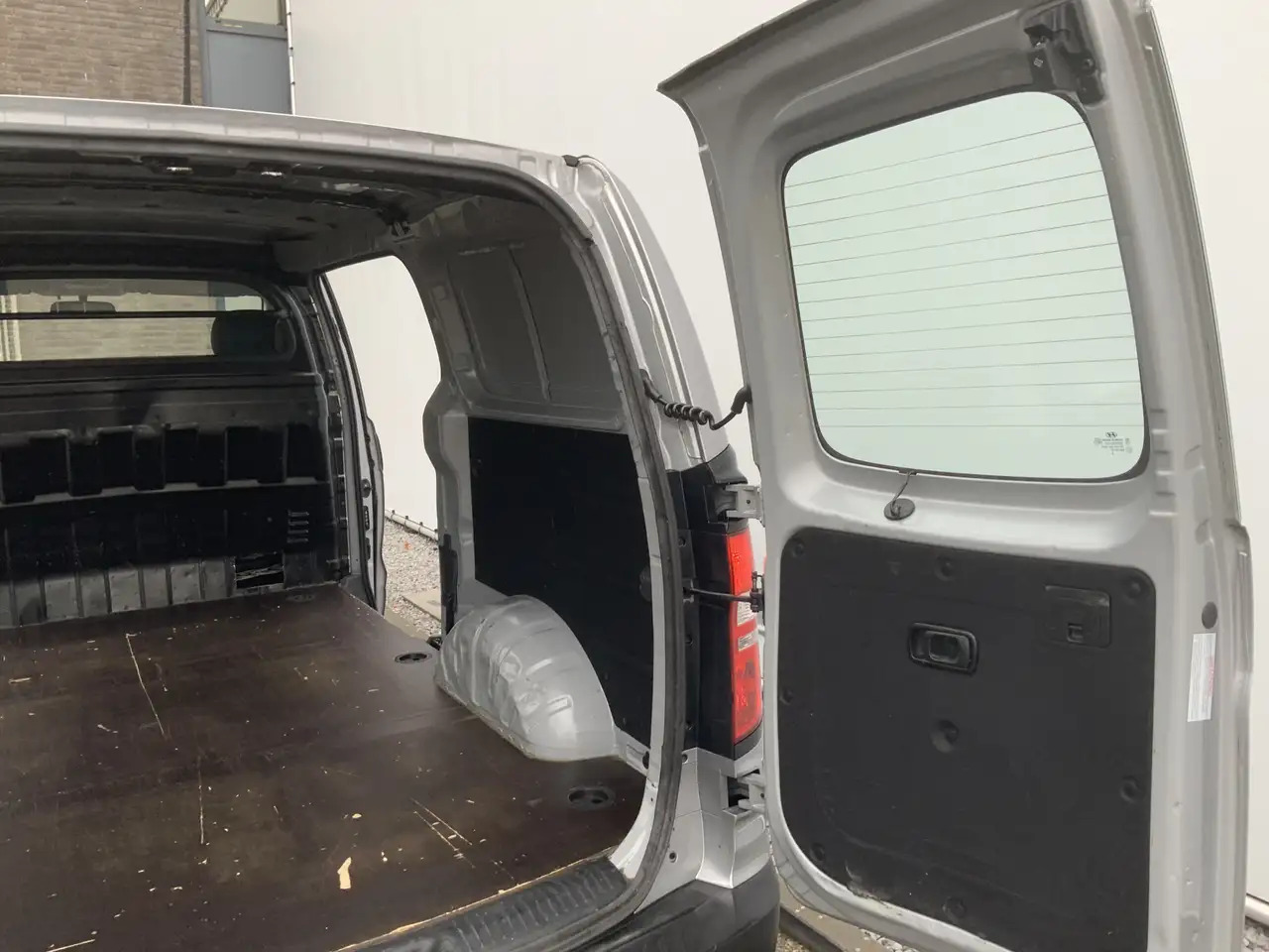 Hyundai H 300 2.5 CRDi Dynamic Dub Schuifdeur Airco Navi 3 Zits - Panelvan: fotoğraf 4 Hyundai H 300 2.5 CRDi Dynamic Dub Schuifdeur Airco Navi 3 Zits - Panelvan: fotoğraf 4