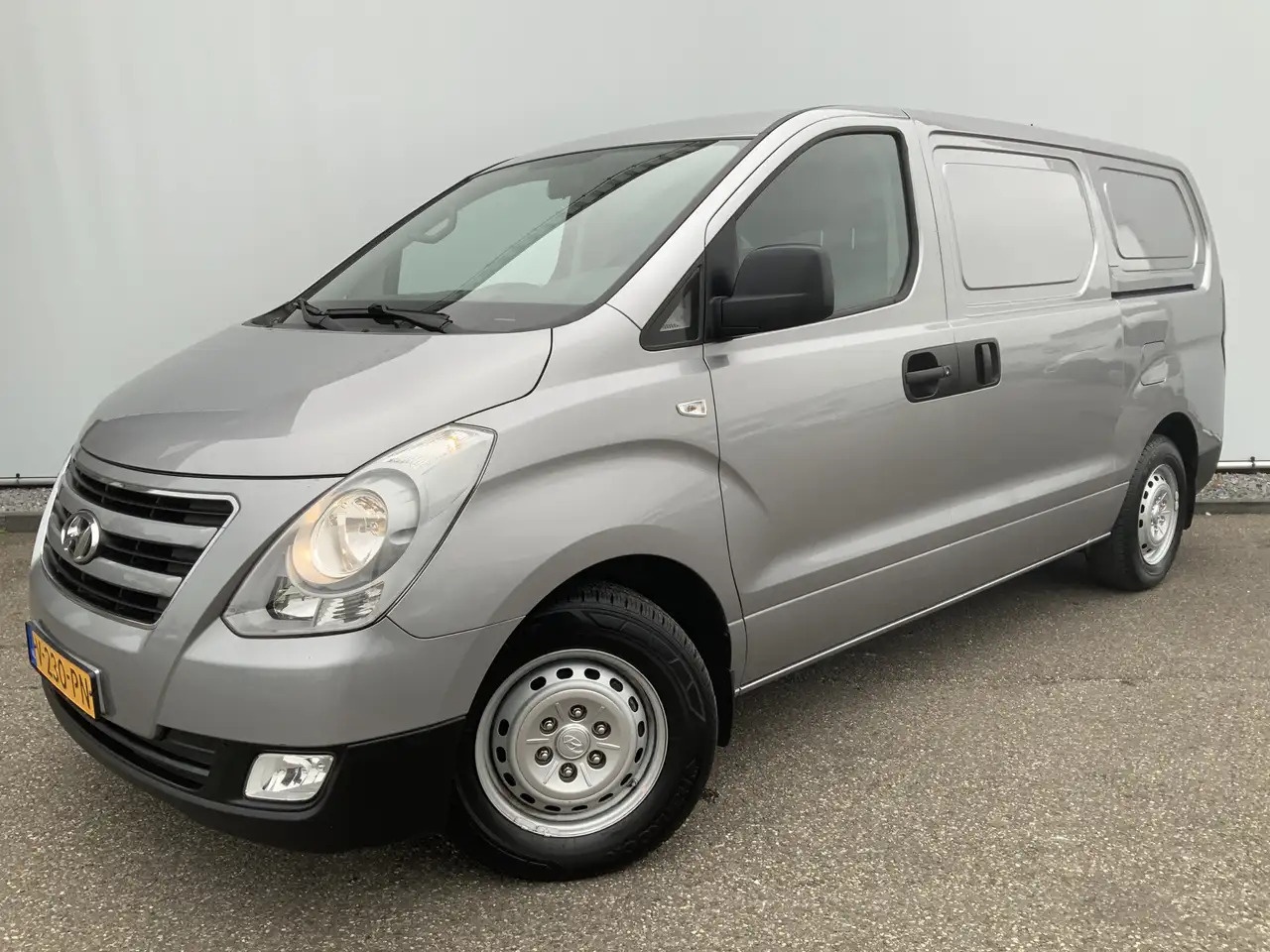 Hyundai H 300 2.5 CRDi Dynamic Dub Schuifdeur Airco Navi 3 Zits - Panelvan: fotoğraf 1 Hyundai H 300 2.5 CRDi Dynamic Dub Schuifdeur Airco Navi 3 Zits - Panelvan: fotoğraf 1
