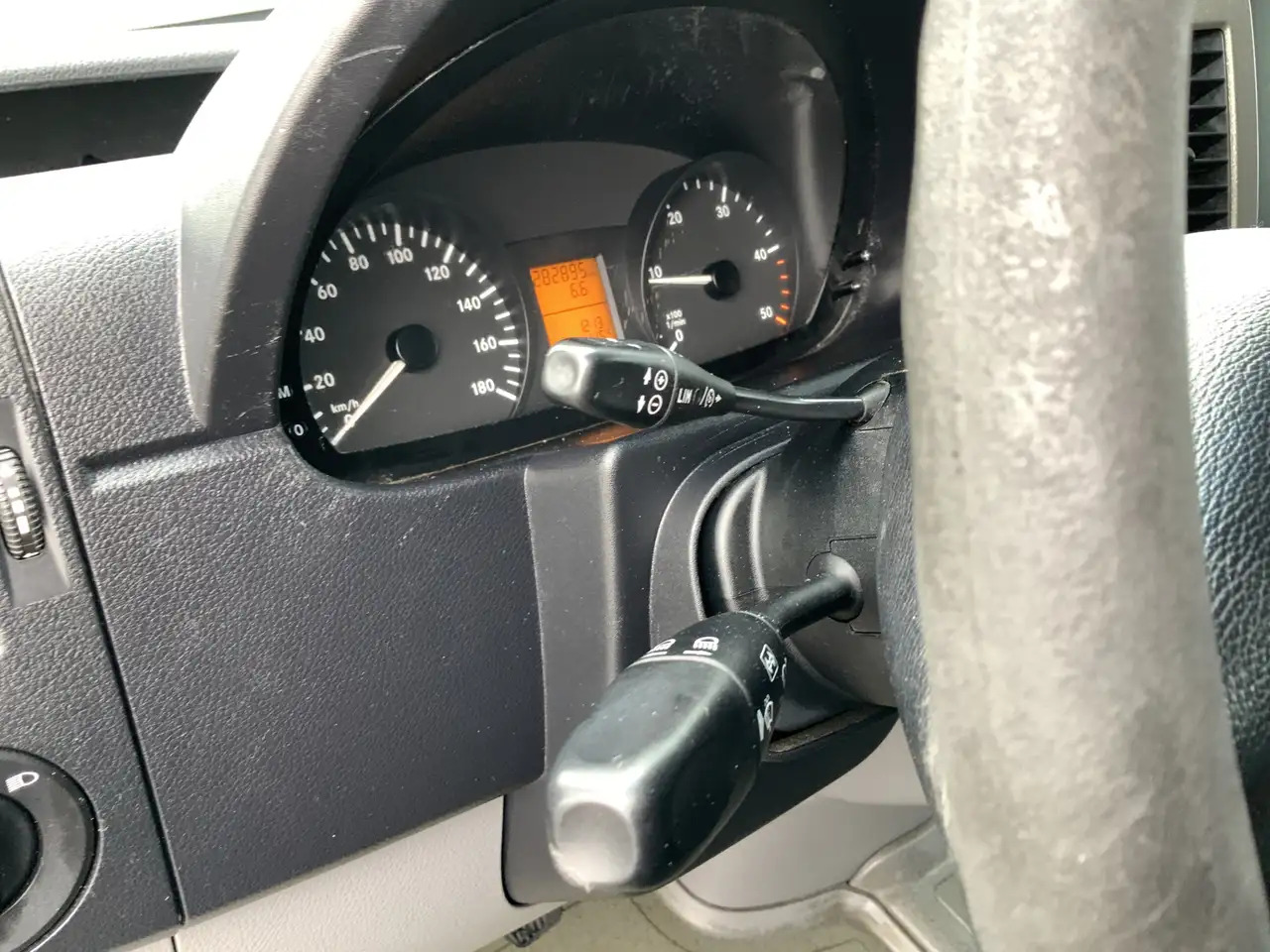 Mercedes-Benz Sprinter 213 2.2 CDI 325 L1H1 Airco Cruise Euro 4 - Panelvan: fotoğraf 4 Mercedes-Benz Sprinter 213 2.2 CDI 325 L1H1 Airco Cruise Euro 4 - Panelvan: fotoğraf 4