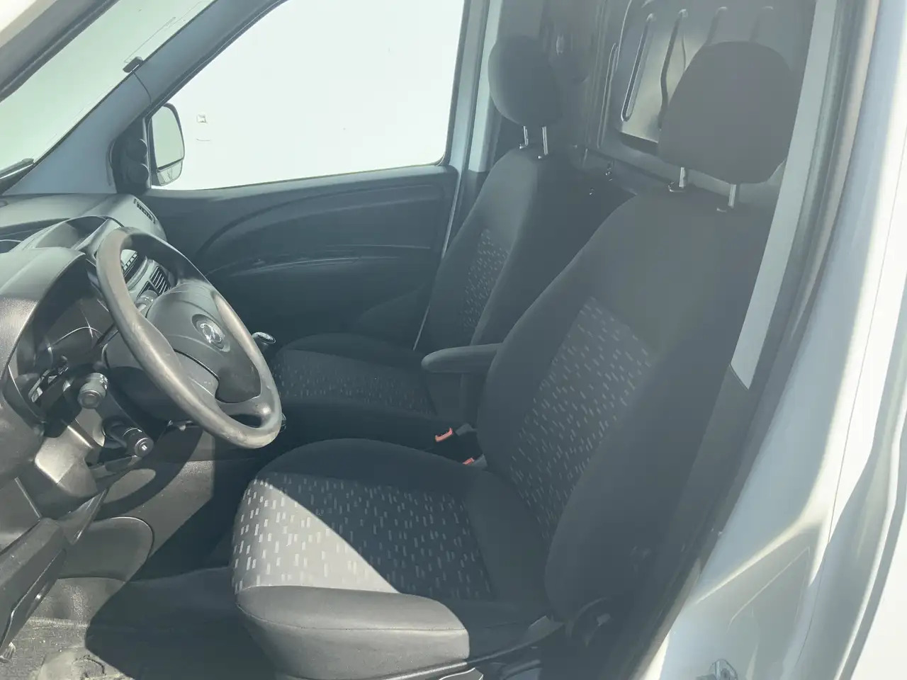 Opel Combo 1.3 CDTi L1H1 EXPORT ecoFLEX Edition Airco Trekhaa - Küçük panelvan: fotoğraf 4 Opel Combo 1.3 CDTi L1H1 EXPORT ecoFLEX Edition Airco Trekhaa - Küçük panelvan: fotoğraf 4