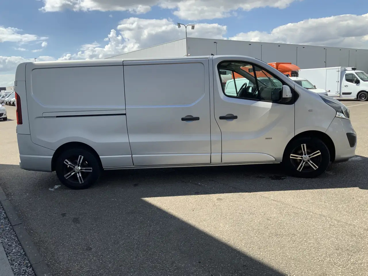 Opel Vivaro 1.6 CDTI L2H1 Sport EcoFlex (MOTOR DEFECT !!!!)Air - Panelvan: fotoğraf 2 Opel Vivaro 1.6 CDTI L2H1 Sport EcoFlex (MOTOR DEFECT !!!!)Air - Panelvan: fotoğraf 2