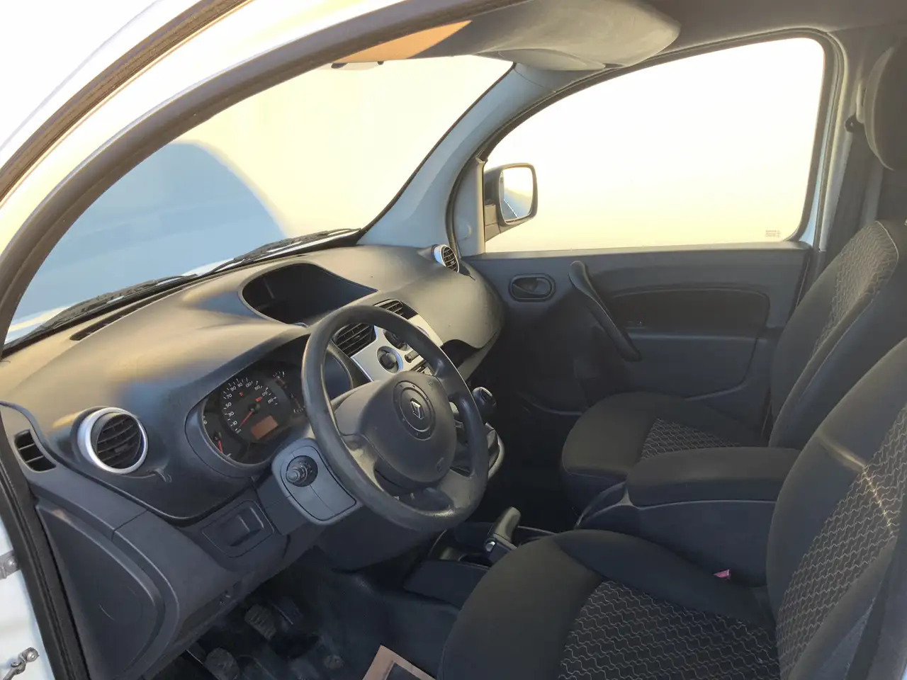 Renault Kangoo Express 1.5 dCi 70 Express Comfort Airco Trekhaak - Küçük panelvan: fotoğraf 4 Renault Kangoo Express 1.5 dCi 70 Express Comfort Airco Trekhaak - Küçük panelvan: fotoğraf 4