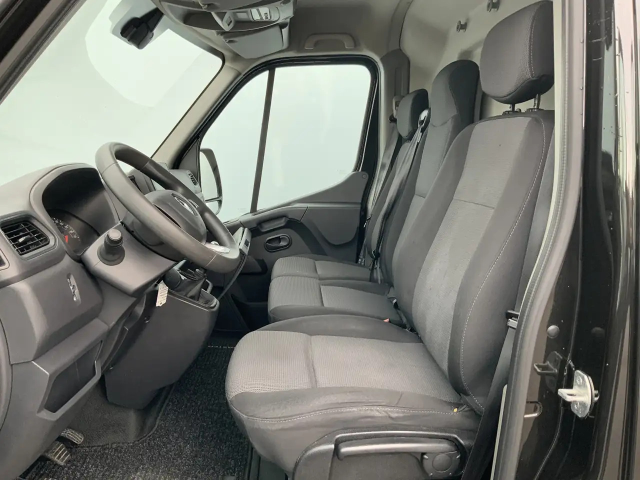 Renault Master T35 2.3 dCi 150 L2H2 Airco Cruise 3 Zits Camera Tr - Panelvan: fotoğraf 4 Renault Master T35 2.3 dCi 150 L2H2 Airco Cruise 3 Zits Camera Tr - Panelvan: fotoğraf 4
