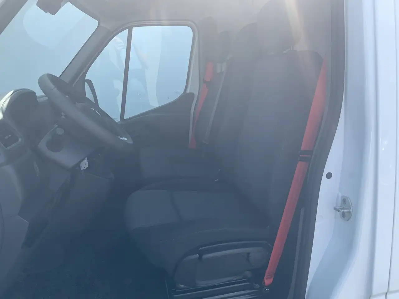 Renault Master T35 2.3 dCi 150 L2H2 Energy Work Edition Airco Cru - Panelvan: fotoğraf 4 Renault Master T35 2.3 dCi 150 L2H2 Energy Work Edition Airco Cru - Panelvan: fotoğraf 4