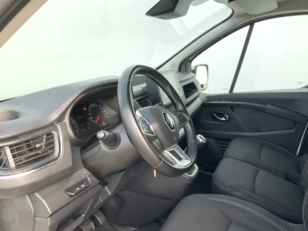 Renault Trafic 2.0 dCi 130 T30 L2H1 Work Edition Airco Cruise Nav - Panelvan: fotoğraf 5 Renault Trafic 2.0 dCi 130 T30 L2H1 Work Edition Airco Cruise Nav - Panelvan: fotoğraf 5
