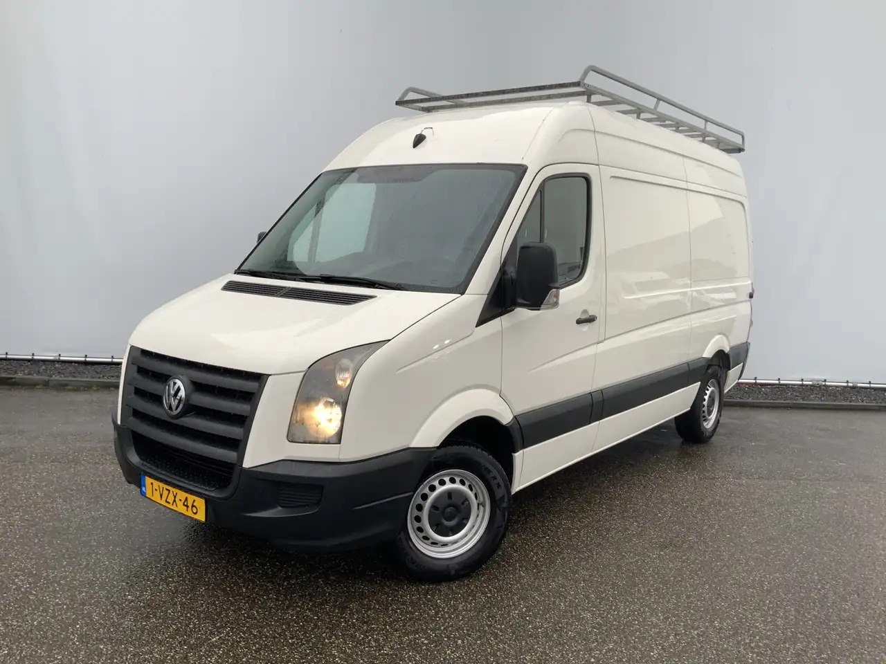 Volkswagen Crafter 50 2.5 TDI L2H2 Airco 3 Zits Imperiaal&Trap Trekha - Panelvan: fotoğraf 1 Volkswagen Crafter 50 2.5 TDI L2H2 Airco 3 Zits Imperiaal&Trap Trekha - Panelvan: fotoğraf 1