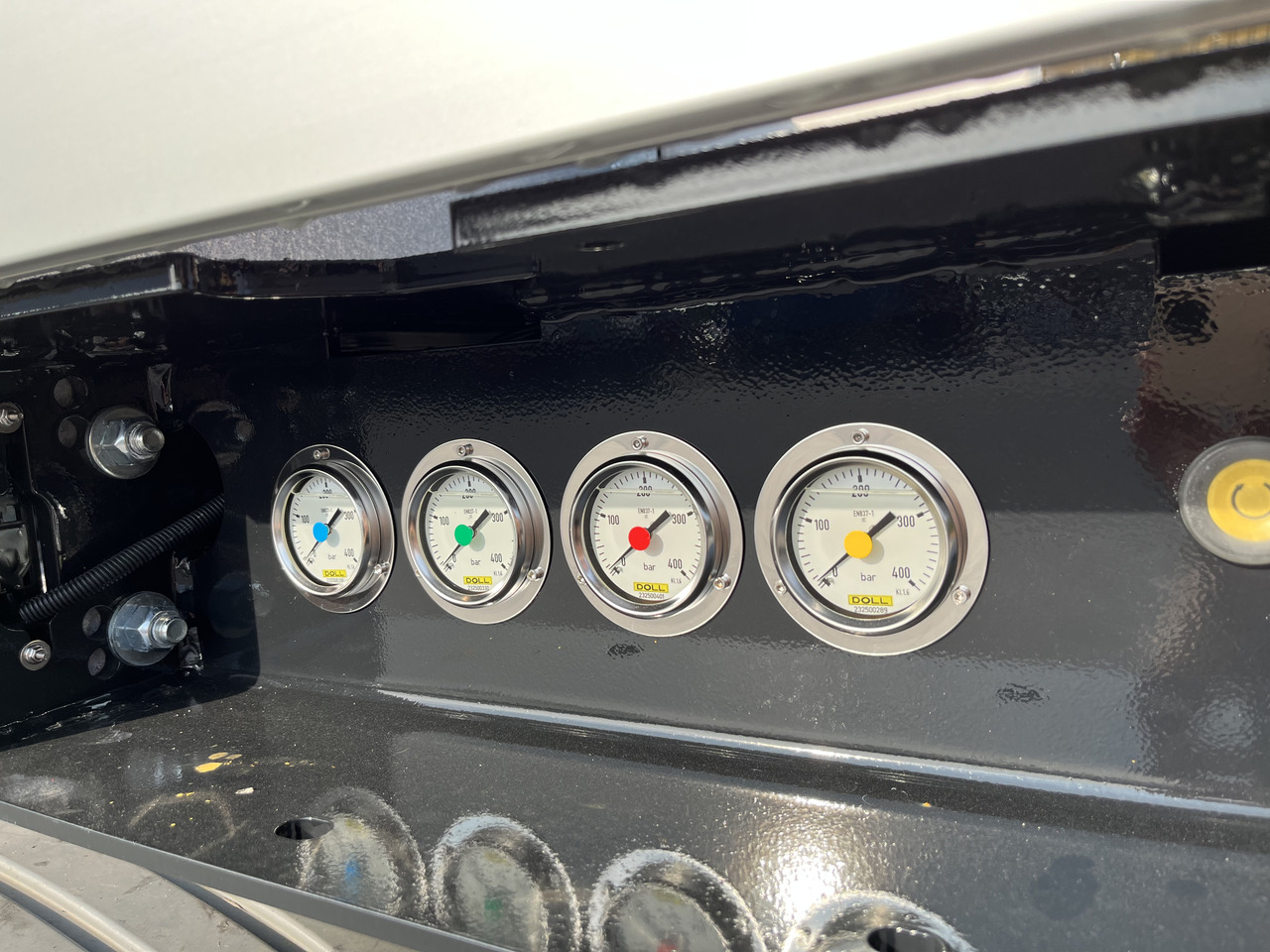 Doll 2-Achs-Tiefbett-Sattelauflieger Pantherfahrwerk - Alçak çerçeveli platform dorse: fotoğraf 3 Doll 2-Achs-Tiefbett-Sattelauflieger Pantherfahrwerk - Alçak çerçeveli platform dorse: fotoğraf 3