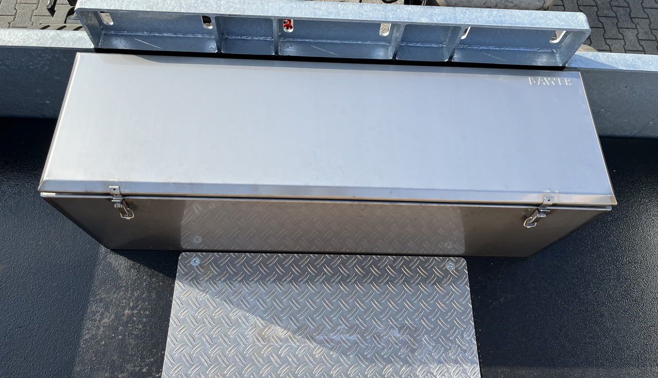 Doll 2-Achs-Tiefbett-Sattelauflieger Pantherfahrwerk - Alçak çerçeveli platform dorse: fotoğraf 5 Doll 2-Achs-Tiefbett-Sattelauflieger Pantherfahrwerk - Alçak çerçeveli platform dorse: fotoğraf 5