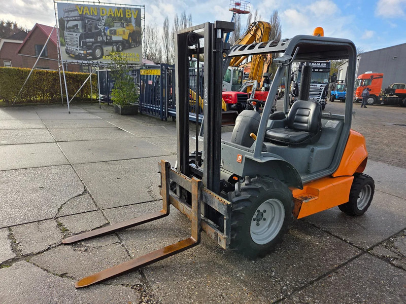 AUSA C150H 4WD heftruck met sideshift - Dizel forklift: fotoğraf 1 AUSA C150H 4WD heftruck met sideshift - Dizel forklift: fotoğraf 1