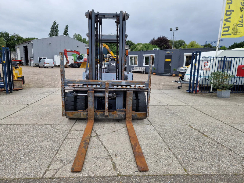 Caterpillar DP60 met geïntegreerde sideshift - Dizel forklift: fotoğraf 4 Caterpillar DP60 met geïntegreerde sideshift - Dizel forklift: fotoğraf 4