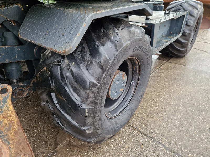 Tekerlekli ekskavatör Hyundai Robex 160W-9A met 6-cilinder Cummins motor: fotoğraf 17
