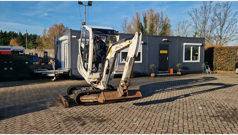 WACKER NEUSON 2404RD kan op een helling draaien - Mini ekskavatör: fotoğraf 1 WACKER NEUSON 2404RD kan op een helling draaien - Mini ekskavatör: fotoğraf 1