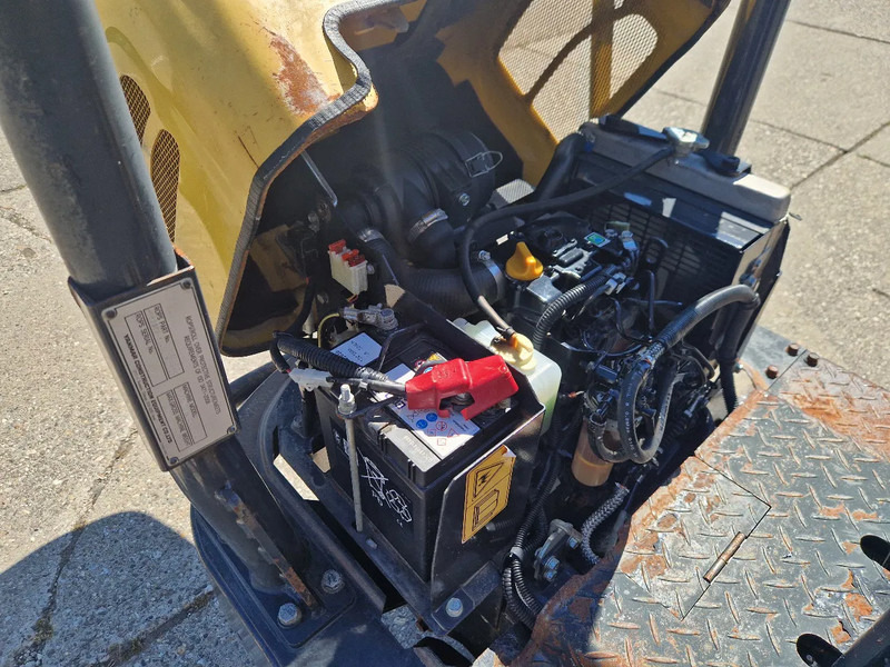 Yanmar C12R-B 3-zijdig kiepend - Damper: fotoğraf 5 Yanmar C12R-B 3-zijdig kiepend - Damper: fotoğraf 5