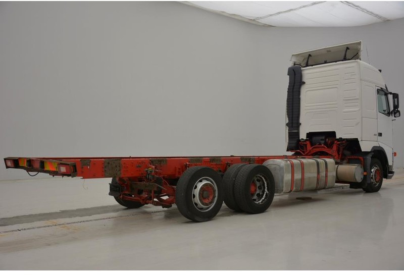Volvo FH12.380 - 6x2 Globetrotter - Şasi kamyon: fotoğraf 4 Volvo FH12.380 - 6x2 Globetrotter - Şasi kamyon: fotoğraf 4