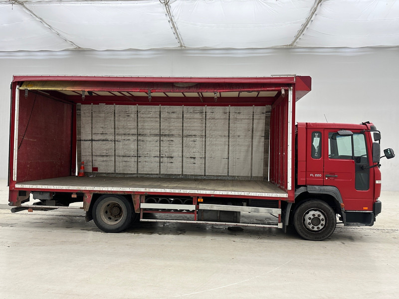 Volvo FL 220 - Tenteli kamyon: fotoğraf 4 Volvo FL 220 - Tenteli kamyon: fotoğraf 4