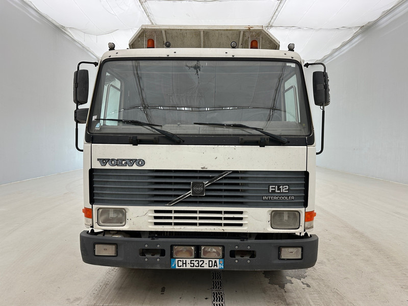 Volvo FL12.380 - Araba taşıyıcı kamyon: fotoğraf 2 Volvo FL12.380 - Araba taşıyıcı kamyon: fotoğraf 2