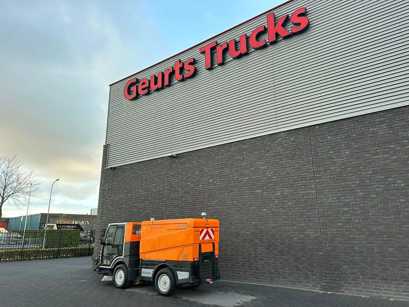 Bucher CITYCAT V20 - Yol süpürme aracı: fotoğraf 3 Bucher CITYCAT V20 - Yol süpürme aracı: fotoğraf 3