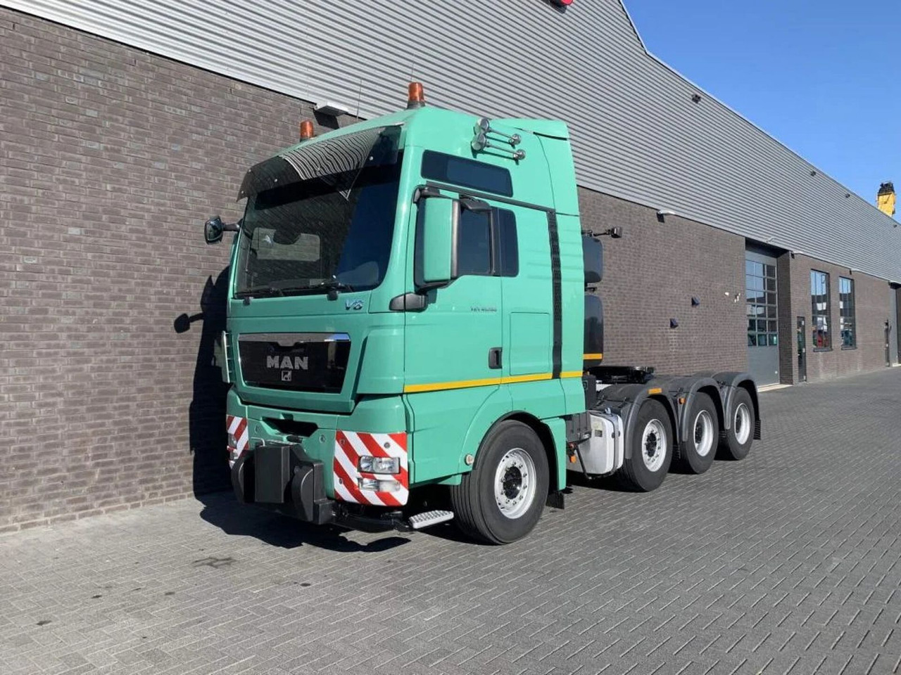 MAN TGX 41.680 V8 8X4 HEAVY DUTY TRACTOR 250 TONS - Çekici: fotoğraf 2 MAN TGX 41.680 V8 8X4 HEAVY DUTY TRACTOR 250 TONS - Çekici: fotoğraf 2