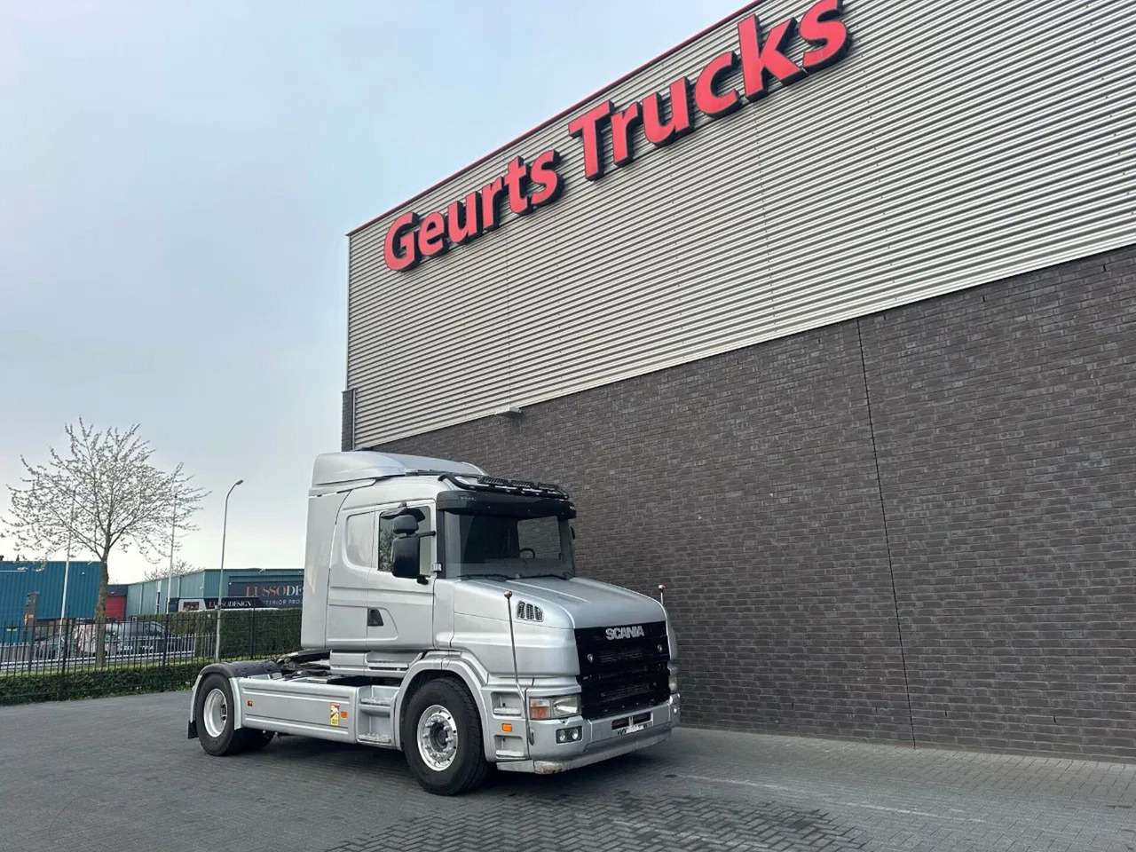 Scania T124-420 LA4X2NA ORIGINAL KM TREKKER MET HYDRAUL - Çekici: fotoğraf 5 Scania T124-420 LA4X2NA ORIGINAL KM TREKKER MET HYDRAUL - Çekici: fotoğraf 5