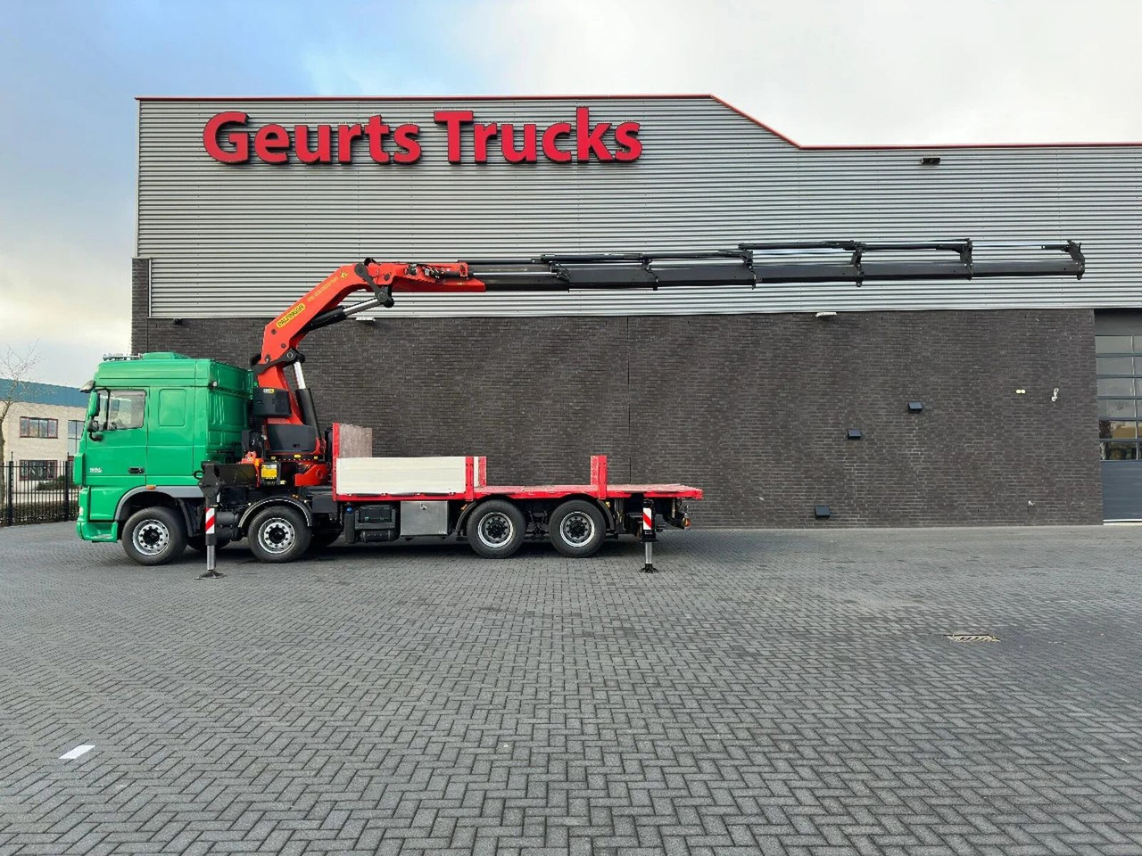 DAF XF 105.510 8X4 + PALFINGER PK 65002-SH E POWER L - Vinçli kamyon: fotoğraf 1 DAF XF 105.510 8X4 + PALFINGER PK 65002-SH E POWER L - Vinçli kamyon: fotoğraf 1