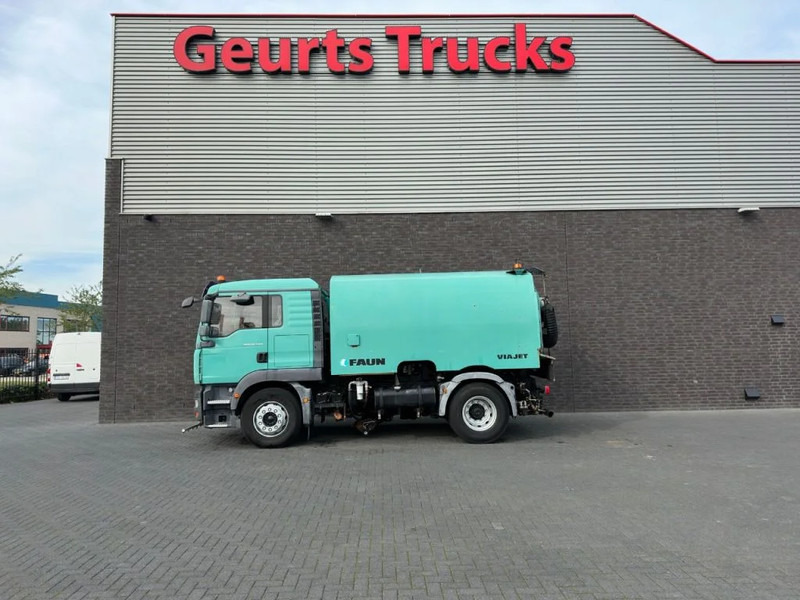 MAN TGM 18.240 4X2 + FAUN VIAJET 6R/HS SWEEPING TRUCK/ KEHRMASCHINE/VEEGWAGEN/FAHRBAHNREINIGER - Yol süpürme aracı: fotoğraf 1 MAN TGM 18.240 4X2 + FAUN VIAJET 6R/HS SWEEPING TRUCK/ KEHRMASCHINE/VEEGWAGEN/FAHRBAHNREINIGER - Yol süpürme aracı: fotoğraf 1