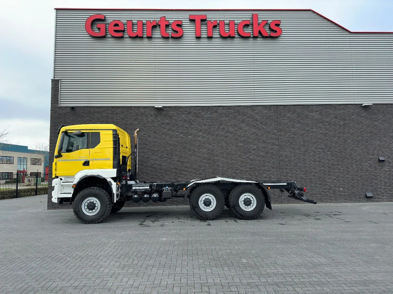 MAN TGS 33.540 6X6 BB CH HEAVY DUTY CHASSIS CABINE/N - Şasi kamyon: fotoğraf 1 MAN TGS 33.540 6X6 BB CH HEAVY DUTY CHASSIS CABINE/N - Şasi kamyon: fotoğraf 1