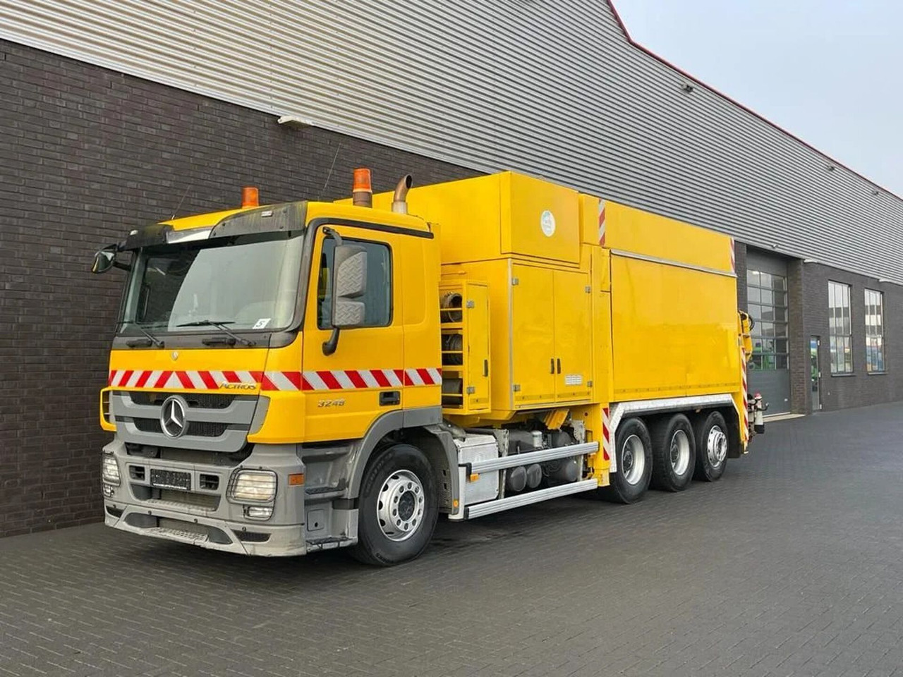 Mercedes-Benz Actros 3248 8X4 TRIDEM MTS DINO 12 SAUGBAGGER/SU - Vidanjör: fotoğraf 2 Mercedes-Benz Actros 3248 8X4 TRIDEM MTS DINO 12 SAUGBAGGER/SU - Vidanjör: fotoğraf 2