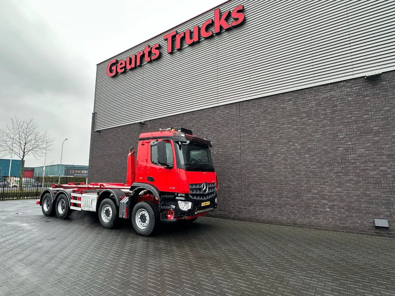 Mercedes-Benz Arocs 8X4 VDL S-30-6600 HAAKARMSYSTEEM/ABROLLKIP - Kancalı yükleyici kamyon: fotoğraf 5 Mercedes-Benz Arocs 8X4 VDL S-30-6600 HAAKARMSYSTEEM/ABROLLKIP - Kancalı yükleyici kamyon: fotoğraf 5