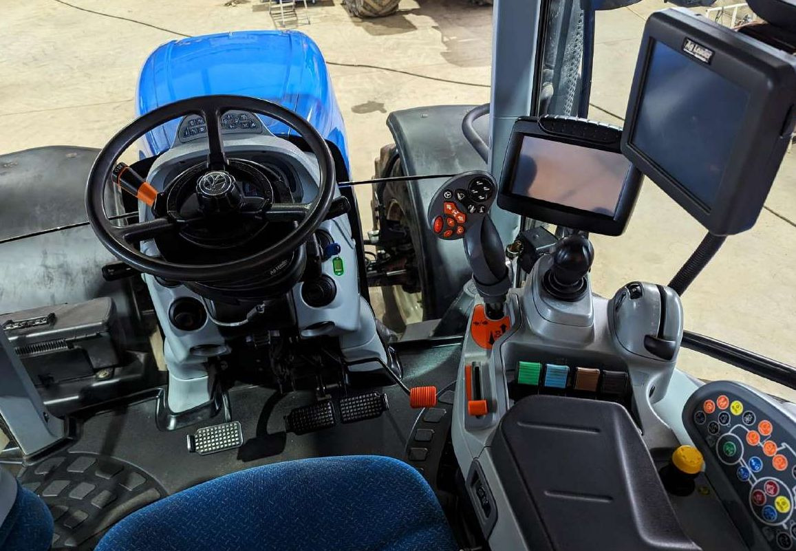 NEW HOLLAND T7.260 - Traktör: fotoğraf 3 NEW HOLLAND T7.260 - Traktör: fotoğraf 3