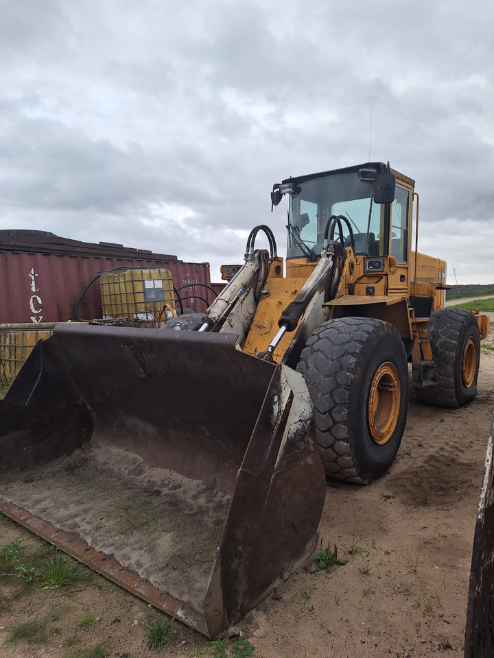 VOLVO L120B - Tekerlekli yükleyici: fotoğraf 5 VOLVO L120B - Tekerlekli yükleyici: fotoğraf 5