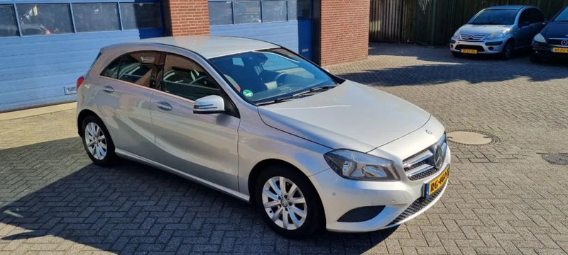 Mercedes-Benz A-Klasse 180 automaat.. 180 automaat - Hatchback: fotoğraf 5 Mercedes-Benz A-Klasse 180 automaat.. 180 automaat - Hatchback: fotoğraf 5