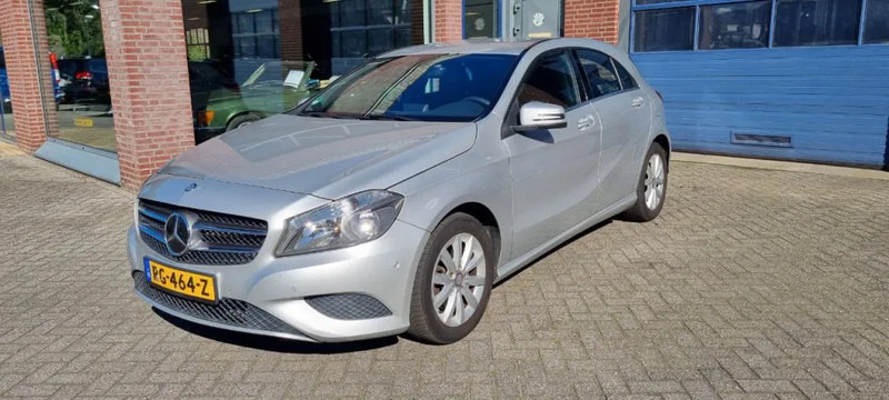 Mercedes-Benz A-Klasse 180 automaat.. 180 automaat - Hatchback: fotoğraf 3 Mercedes-Benz A-Klasse 180 automaat.. 180 automaat - Hatchback: fotoğraf 3