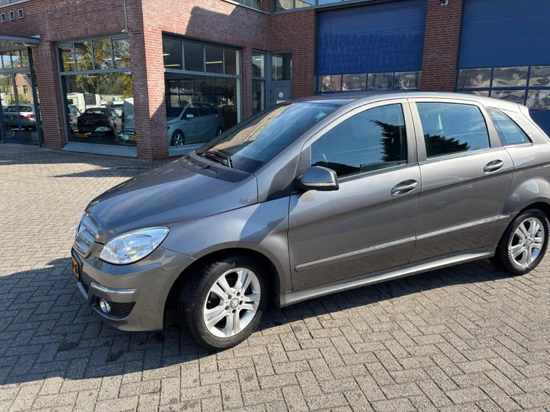 Mercedes-Benz B-Klasse B 180 Automaat Trekhaak - Binek araba: fotoğraf 1 Mercedes-Benz B-Klasse B 180 Automaat Trekhaak - Binek araba: fotoğraf 1