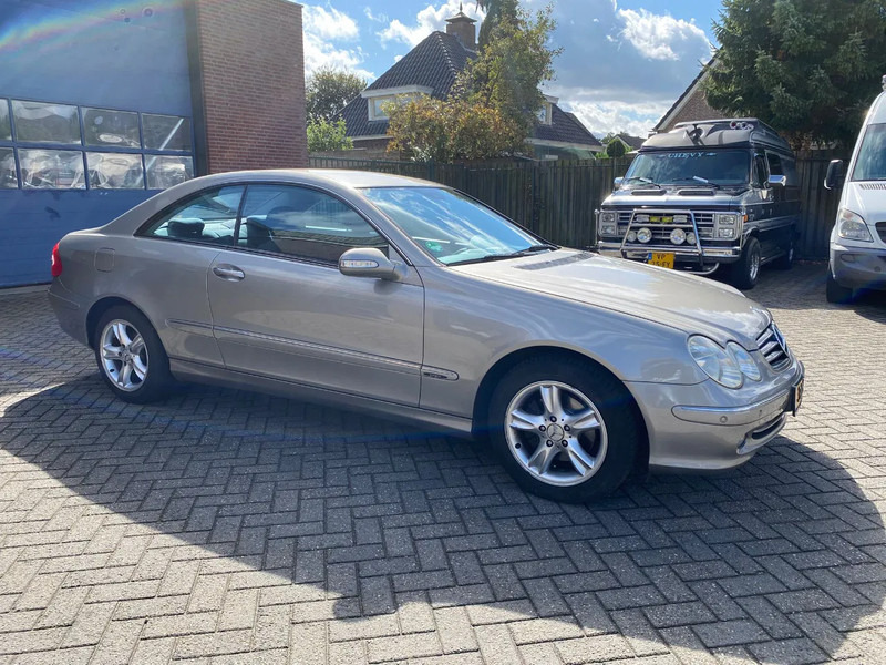 Mercedes-Benz CLK-Klasse C 200 KOMP. Autom. - Binek araba: fotoğraf 2 Mercedes-Benz CLK-Klasse C 200 KOMP. Autom. - Binek araba: fotoğraf 2