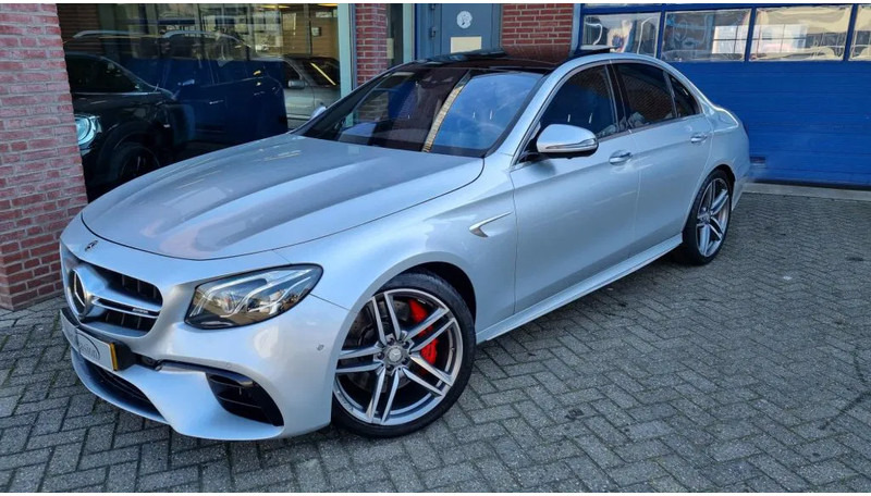 Mercedes-Benz E-Klasse 63 S, 4 Matic AMG..... Premium plus. - Sedan araba: fotoğraf 2 Mercedes-Benz E-Klasse 63 S, 4 Matic AMG..... Premium plus. - Sedan araba: fotoğraf 2