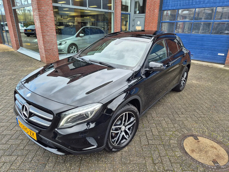 Mercedes-Benz GLA 200 AMG line Automaat prestige - Binek araba: fotoğraf 2 Mercedes-Benz GLA 200 AMG line Automaat prestige - Binek araba: fotoğraf 2