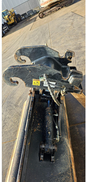 Caterpillar CAT DCT Bucket CW40S Kantelbak finansal kiralama Caterpillar CAT DCT Bucket CW40S Kantelbak: fotoğraf 10 Caterpillar CAT DCT Bucket CW40S Kantelbak finansal kiralama Caterpillar CAT DCT Bucket CW40S Kantelbak: fotoğraf 10