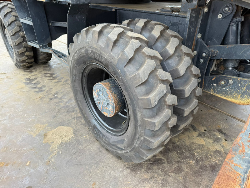 Tekerlekli ekskavatör Komatsu PW180-11: fotoğraf 12