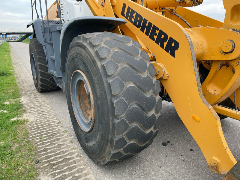 Tekerlekli yükleyici Liebherr L580: fotoğraf 10