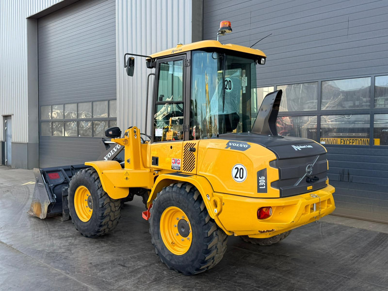 Volvo L30G - Tekerlekli yükleyici: fotoğraf 3 Volvo L30G - Tekerlekli yükleyici: fotoğraf 3